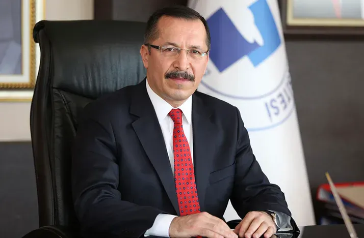 Pamukkale Üniversitesi Rektörü Hüseyin Bağ, Personel Daire Başkanlığı kadrosunda açtığı ilanda kriterleri karşılayan ve başvuran tek kişi rektörün eşi Derya Bağ oldu...