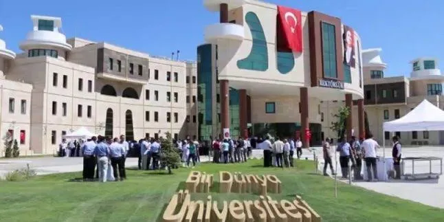 Nevşehir Hacı Bektaş Veli Üniversitesi 2021-2022 Güz döneminde lisansüstü programlara öğrenci alacaktır.