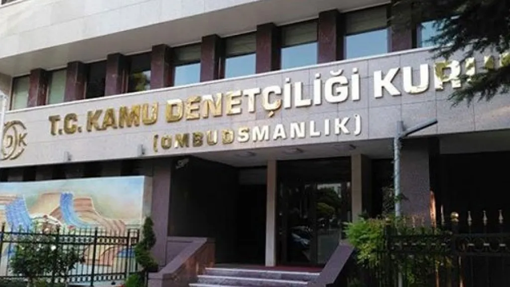 Kamu Denetçiliği Kurumu, üniversiteler tarafından yapılan yüksek lisans ve doktora öğrenci alımlarında sınav notlarının ilanı ile ilgili emsal bir tavsiye kararı verdi.