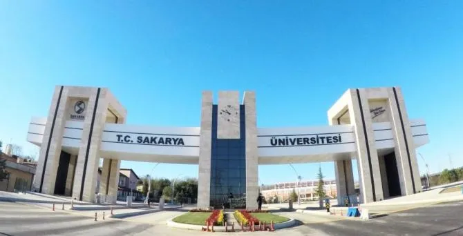 ALES geçerliliği ile ilgili bir hatayı da Sakarya Üniversitesi yaptı... İlgili üniversite 27 Eylül 2017 tarihinden önce girilen ALES'in sonuçlarını 5 (beş) yıl olarak kabul ederken, bu tarihten sonra girilen sınavları ise 3 (üç) yıl olarak geçerli saydı.